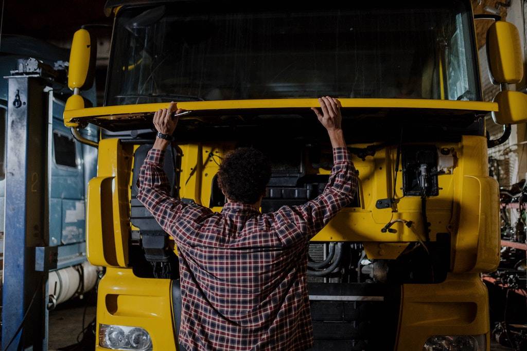 Hiring a Truck Crash Lawyer: Essential Legal Representation